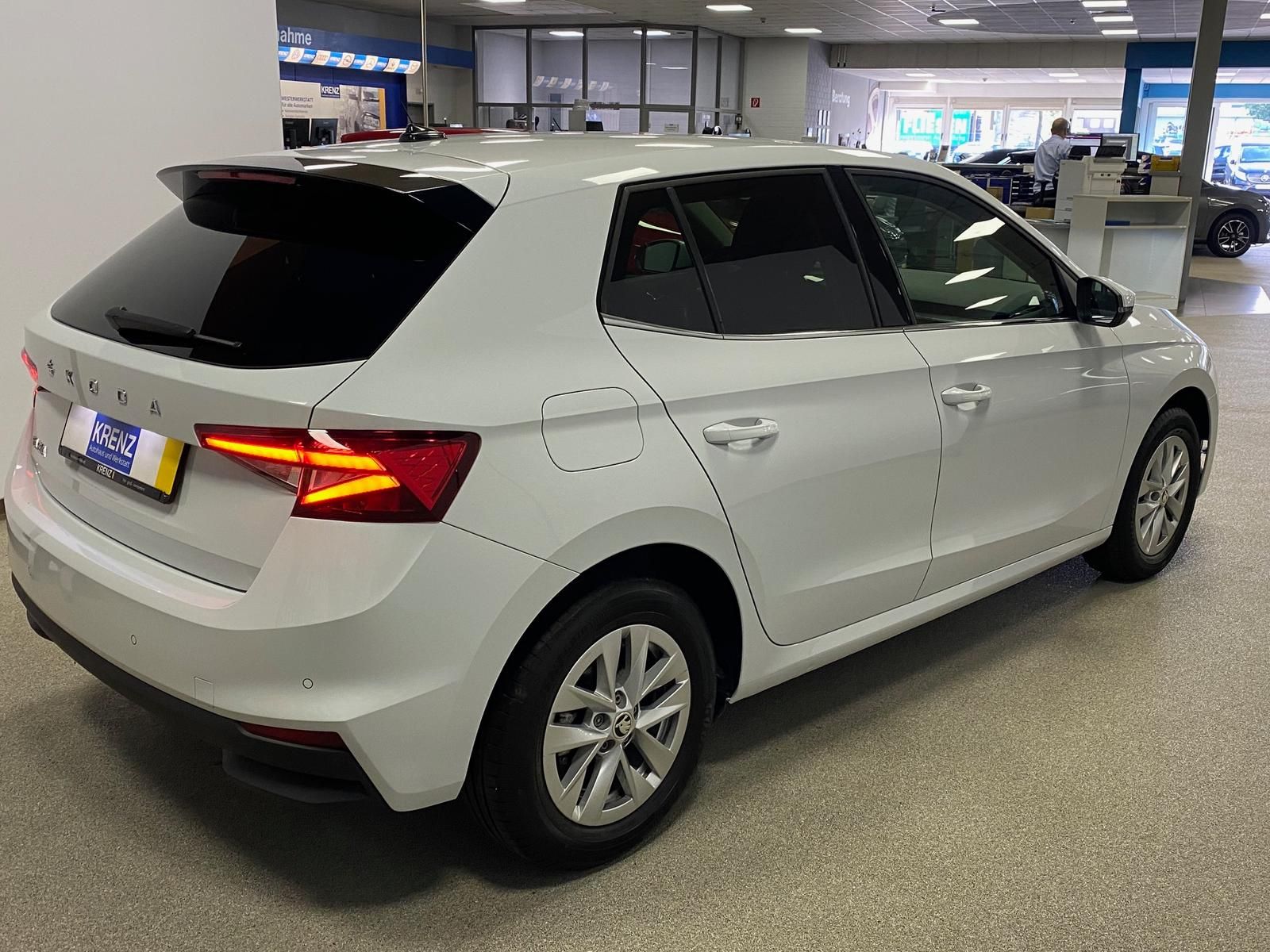 Fahrzeugabbildung SKODA Fabia 1.0 TSI Style APP+KLIMA+RFK+PDC+SITZHEIZ+A