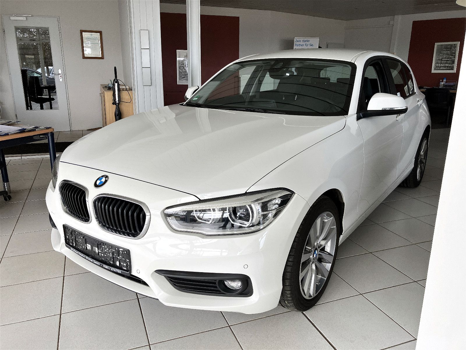 BMW 118iA Garantie/Leder/BusinessPaket/LED/Navi