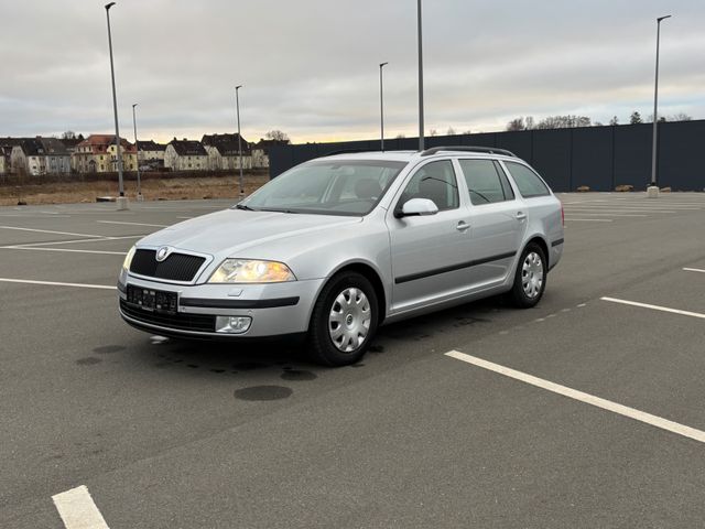 Skoda Octavia Combi Elegance TÜV 07/2026