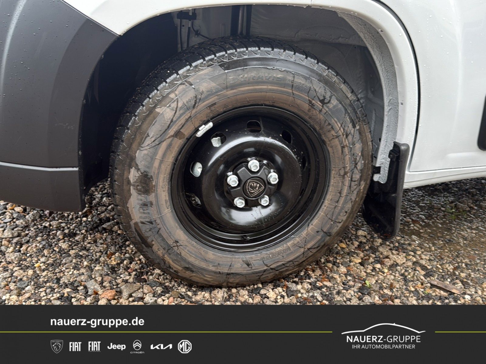 Fahrzeugabbildung Peugeot Boxer Pritsche/Kipper Doppelk. 335 L3 BlueHDi 14