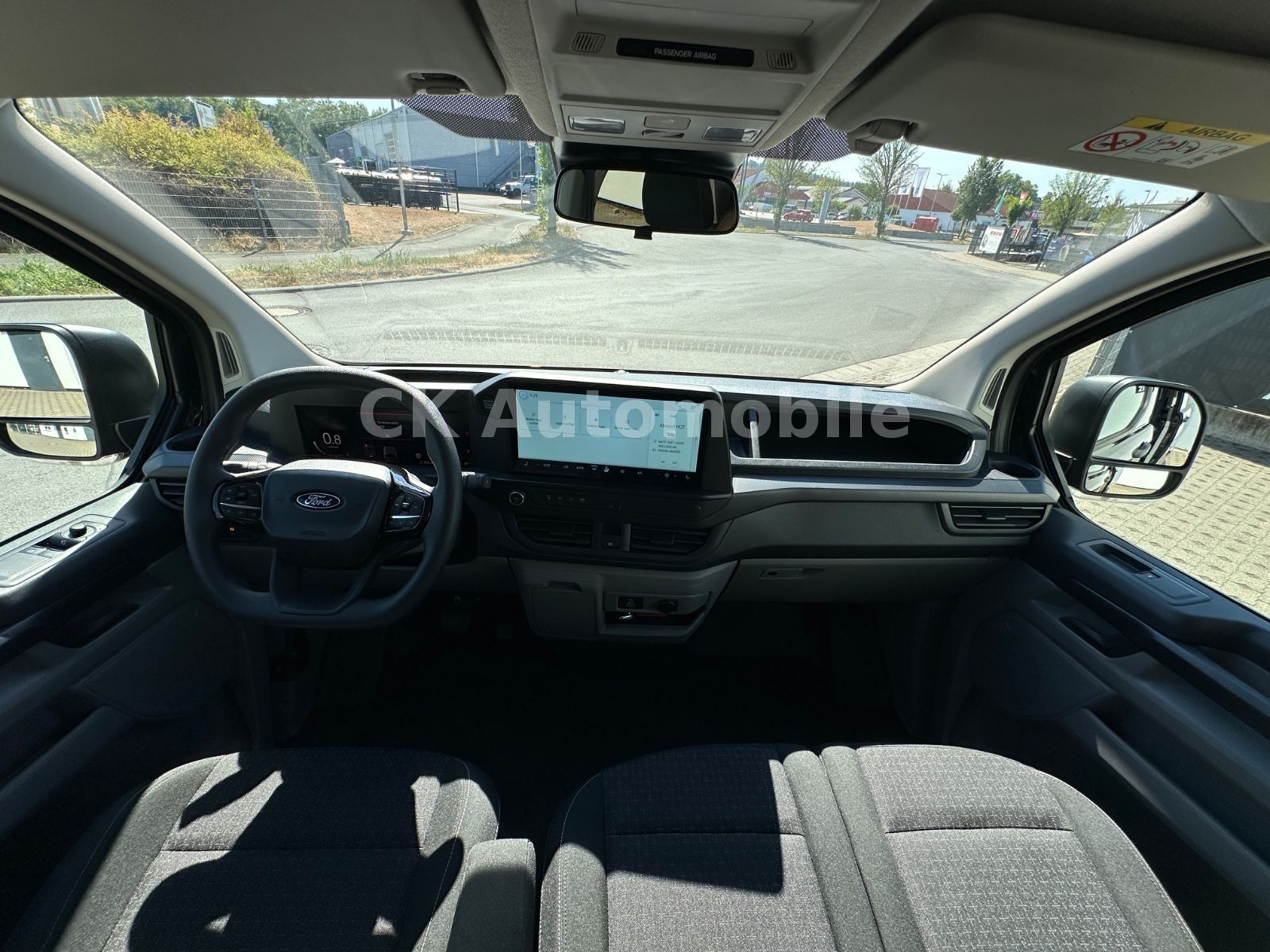 Fahrzeugabbildung Ford Transit Custom Kombi 320 L2 AWD Trend/9 Sitze