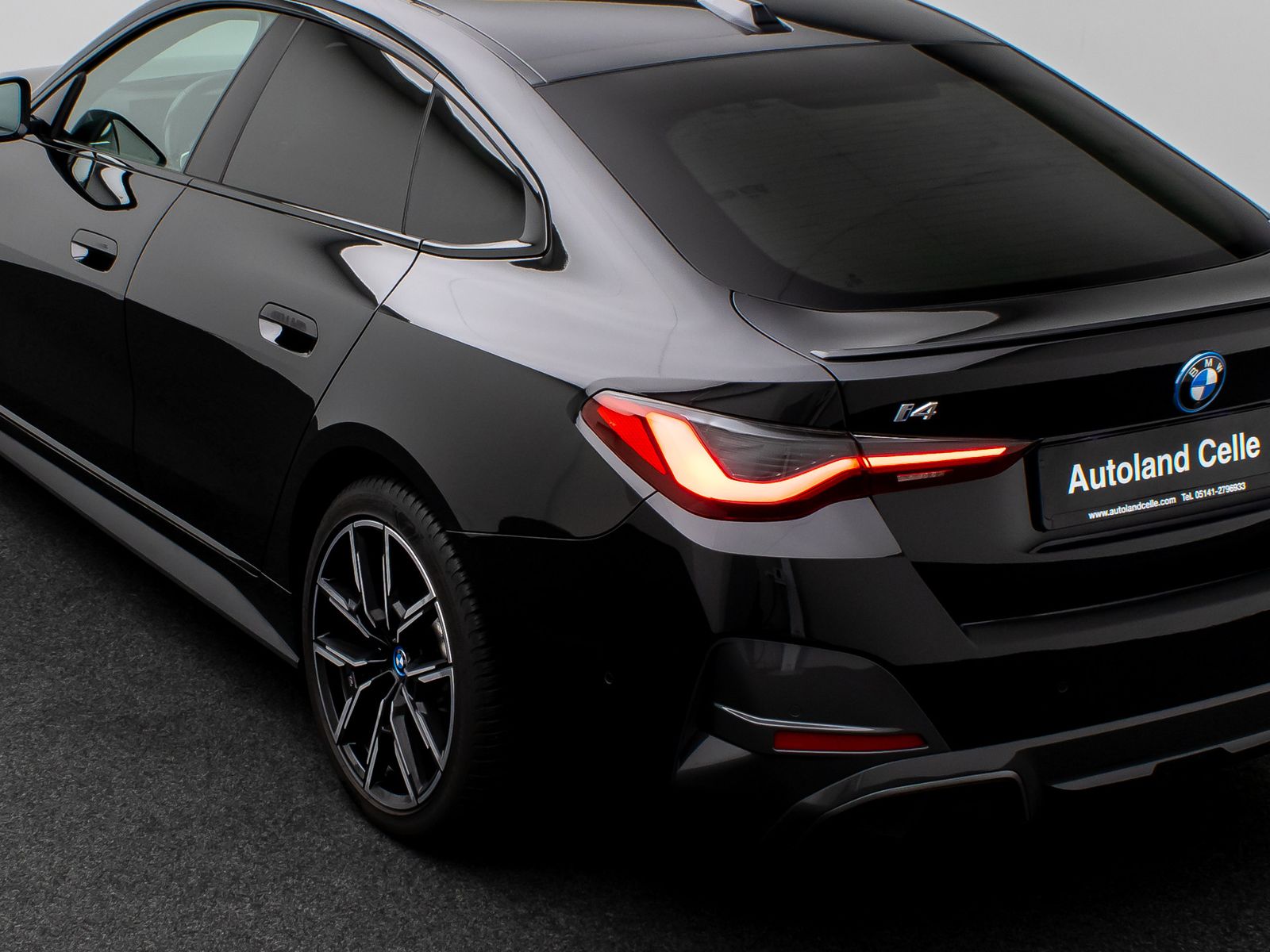 Fahrzeugabbildung BMW i4 eD40 Gran Coupé M Sport Glasdach Kamera HiFi