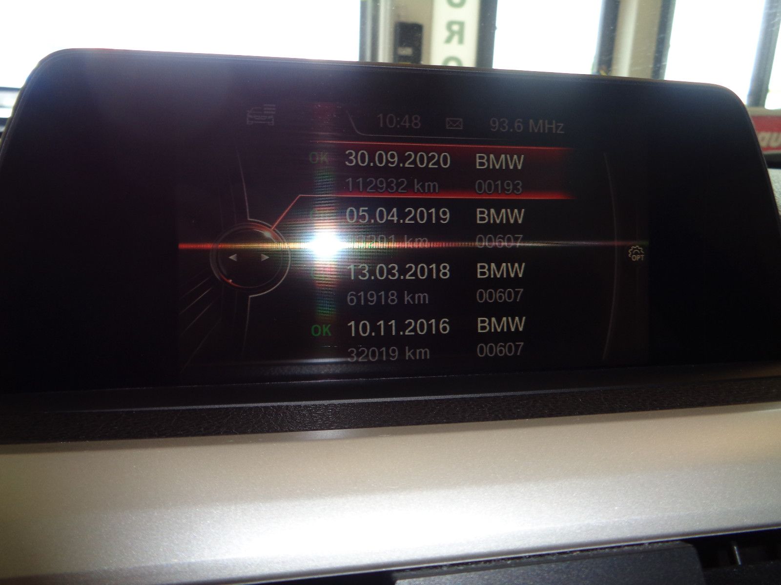 Fahrzeugabbildung BMW 320d / NAVI / GARANTIE / HEADUP /