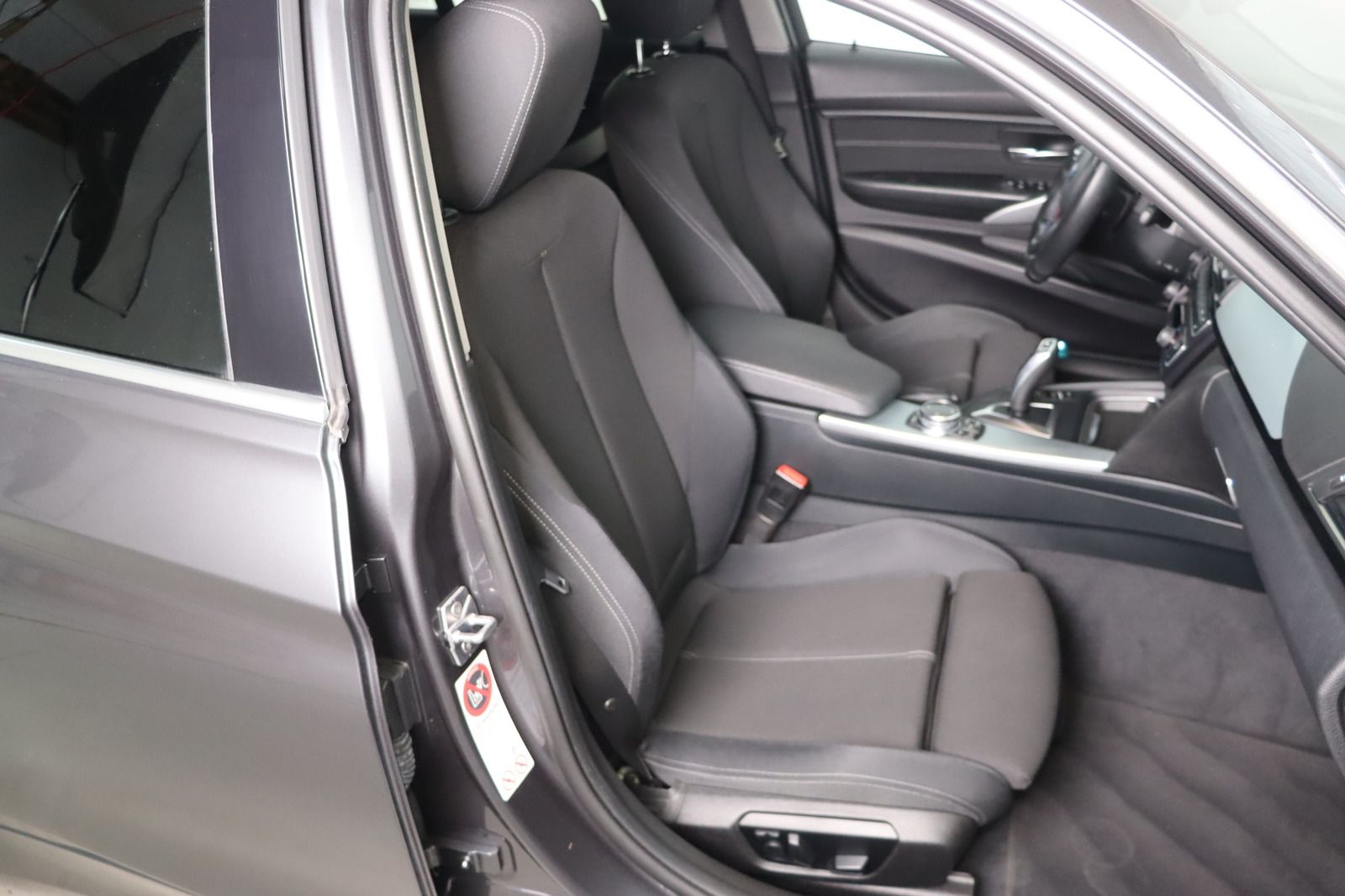 Fahrzeugabbildung BMW 330 d Touring  xDrive Sport Line