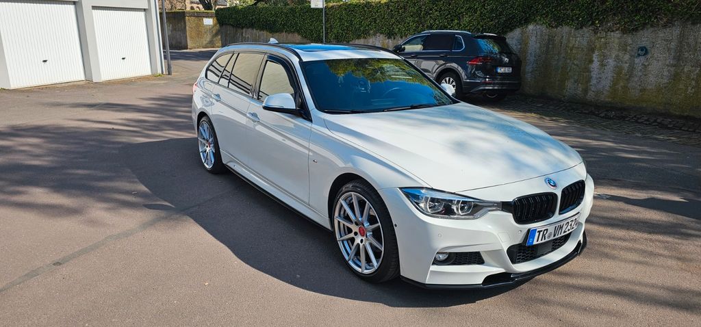 Image of BMW 320