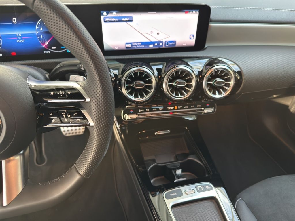 Fahrzeugabbildung Mercedes-Benz CLA 200 Coupé Fernlichtass.*KeyLess*LED*PDC*ACC