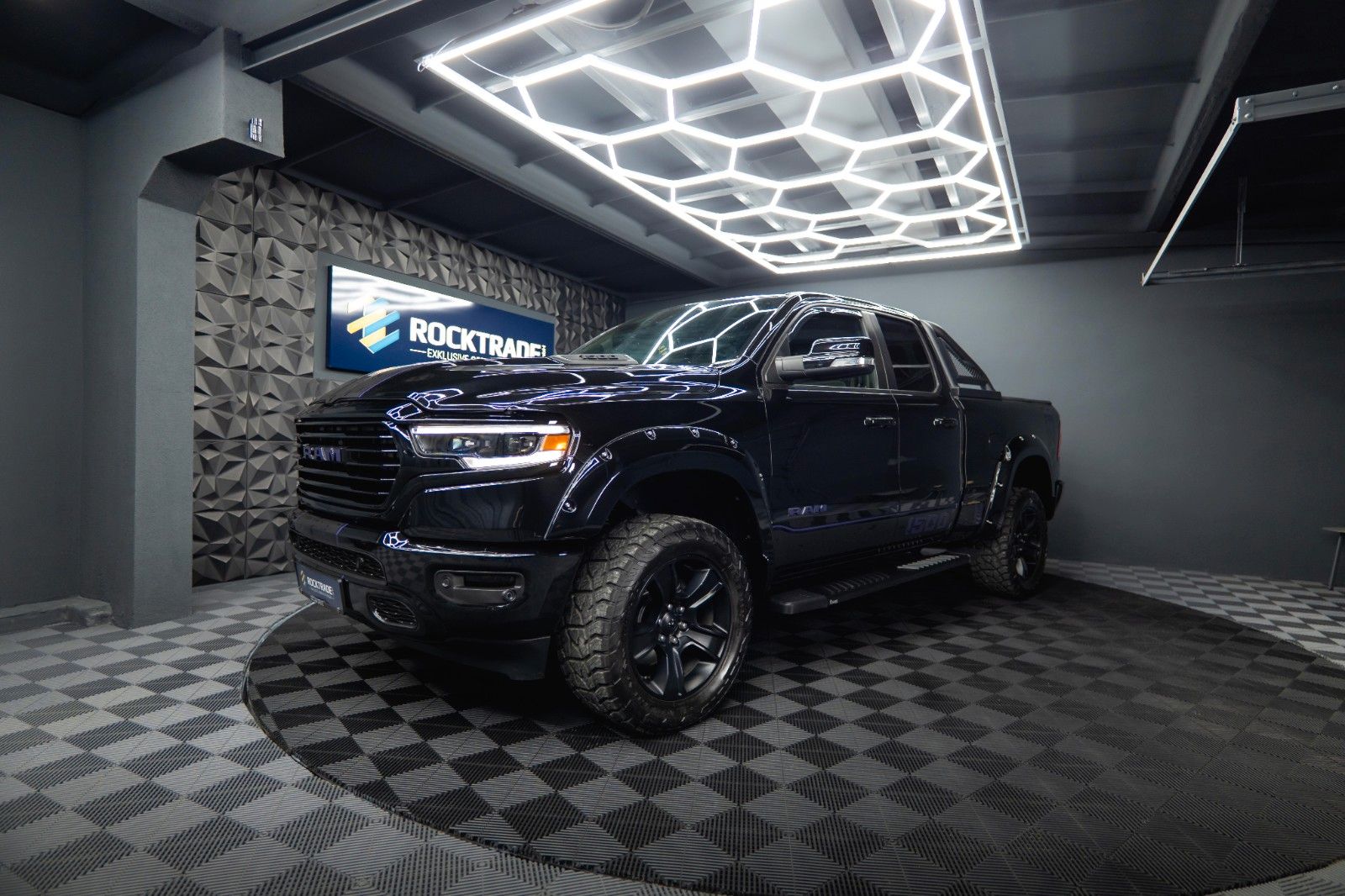 Fahrzeugabbildung Dodge RAM 5.7 V8 HEMI 4x4 LIMITED NightOffroad LONGBED