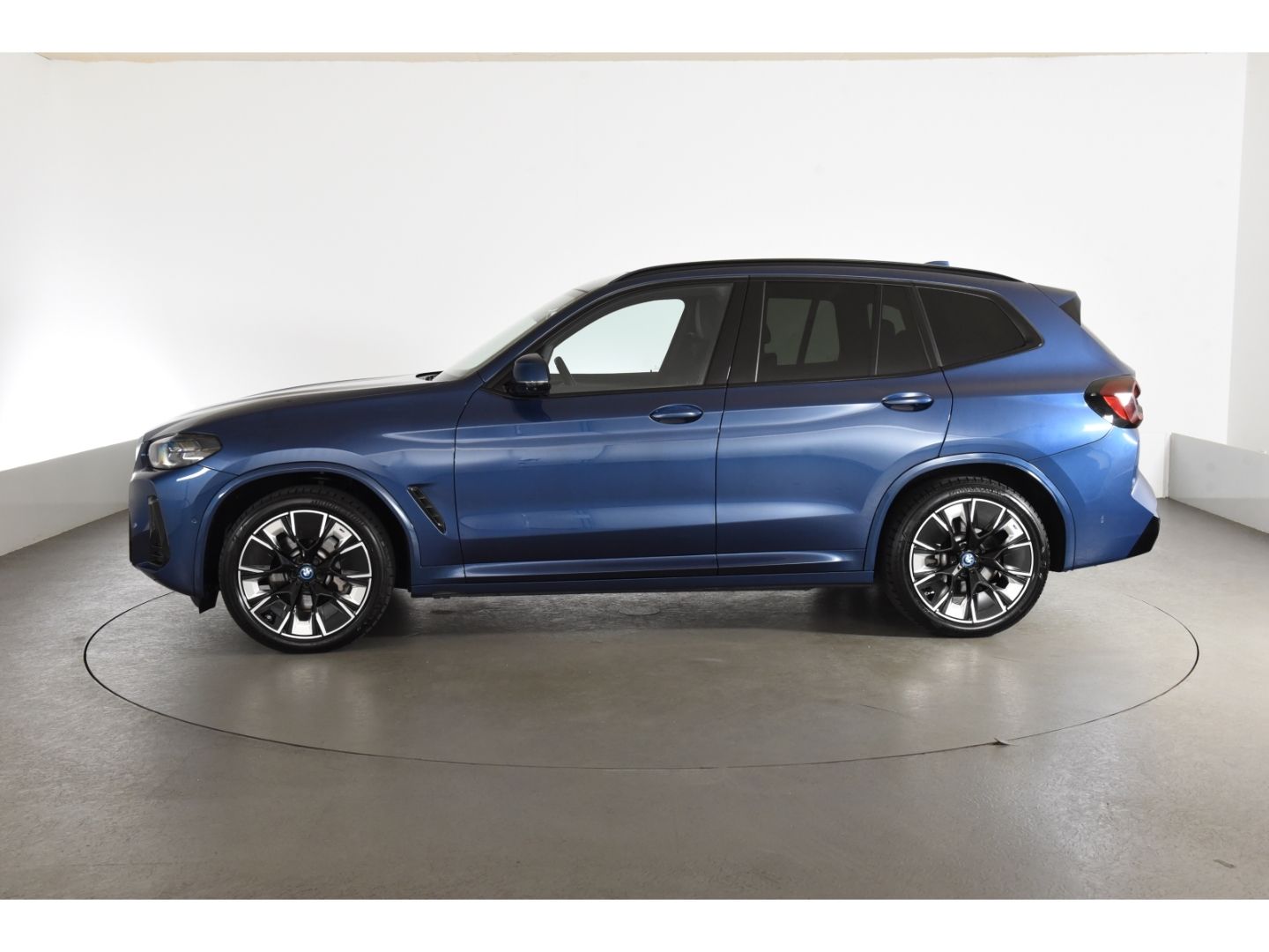 BMW iX3 Impressive M Sport Rückfahrkamera Harman Kar foto 3