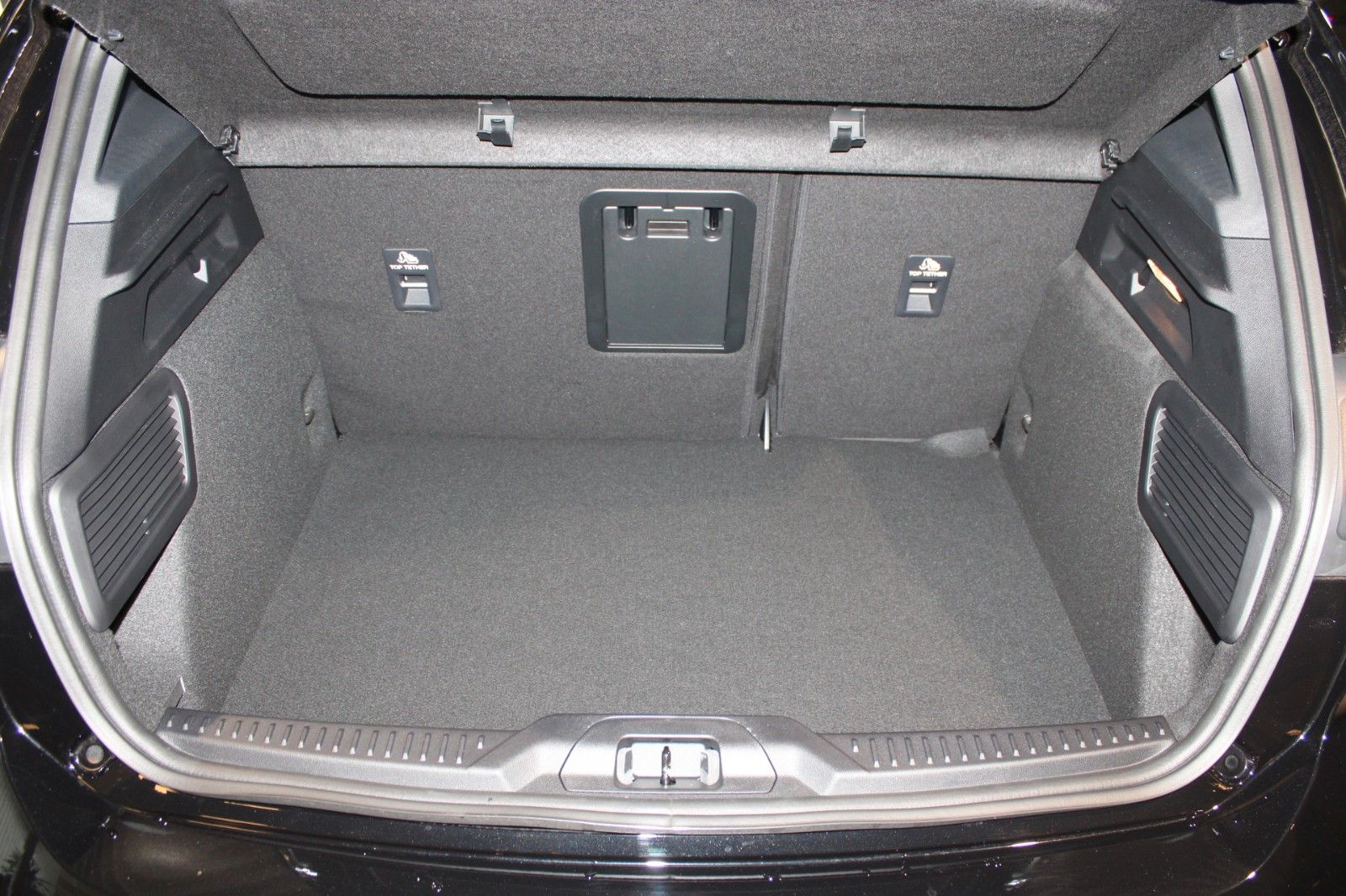 Fahrzeugabbildung Ford Focus Hybrid ST-Line X Automatik Top Ausstattung
