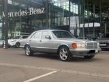 Mercedes-Benz S 280 Oldtimer  - graue Mercedes-Benz S 280
