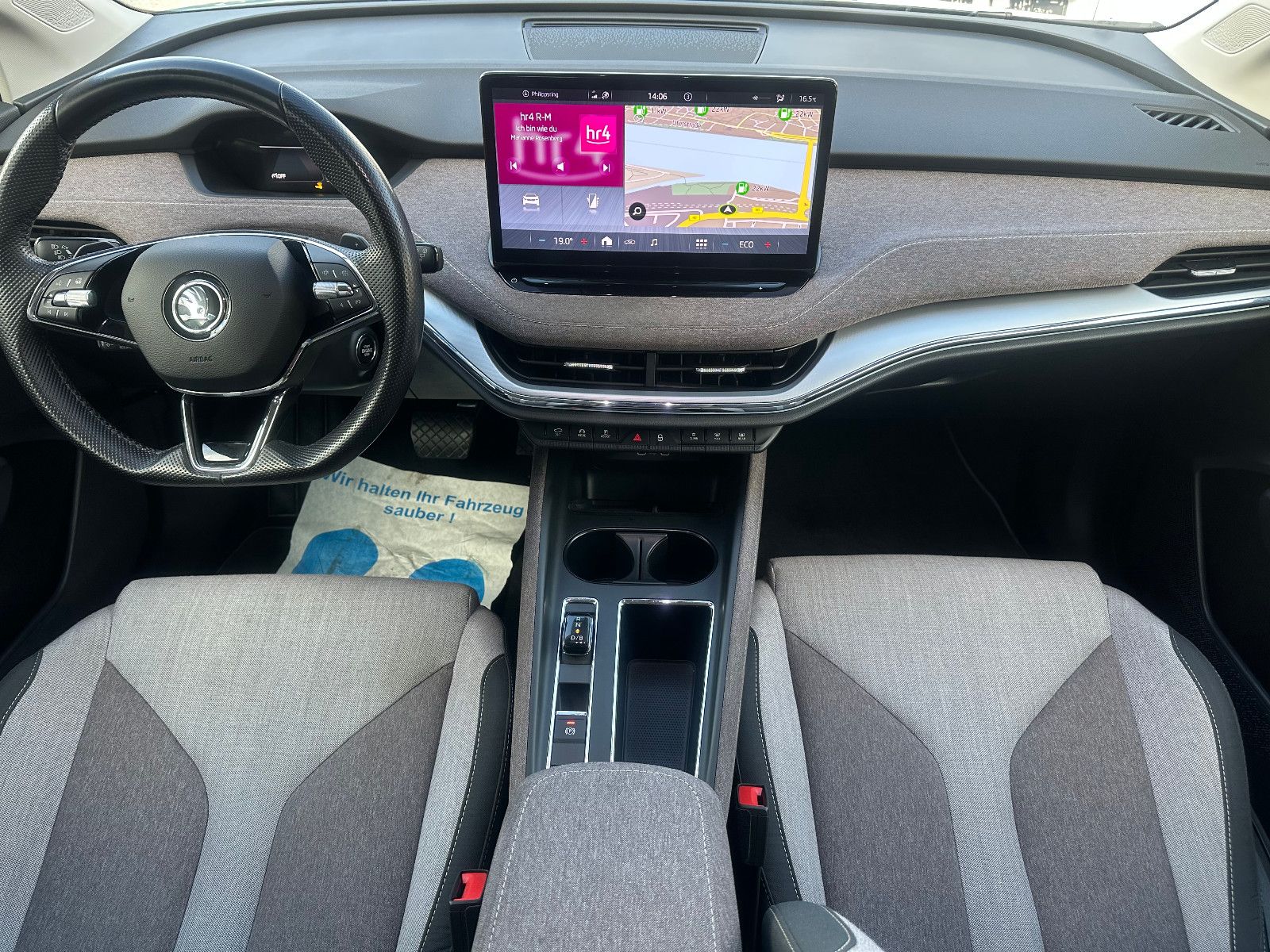 Fahrzeugabbildung SKODA ENYAQ 80 LODGE*1.HAND+AHK+204PS*