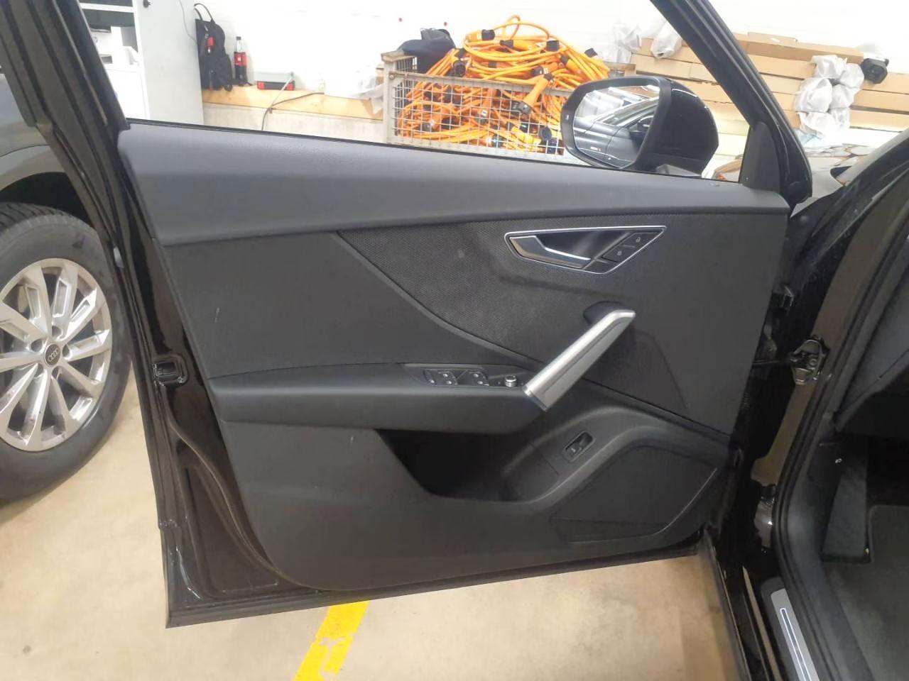 Audi Q2 35 TFSI S tronic Black inkl. WR R-Cam Naviplu, миниатюра 6