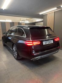 Mercedes E 200 - 5