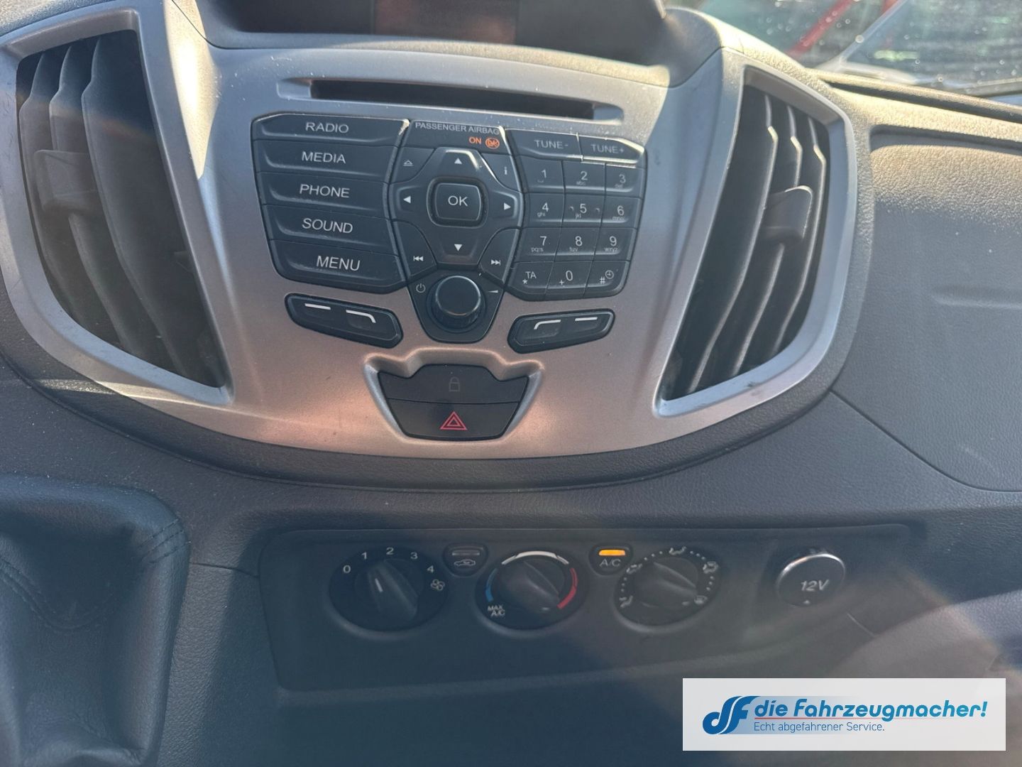 Fahrzeugabbildung Ford Transit Kasten 350 L2 Trend 2.0 TDCi DPF