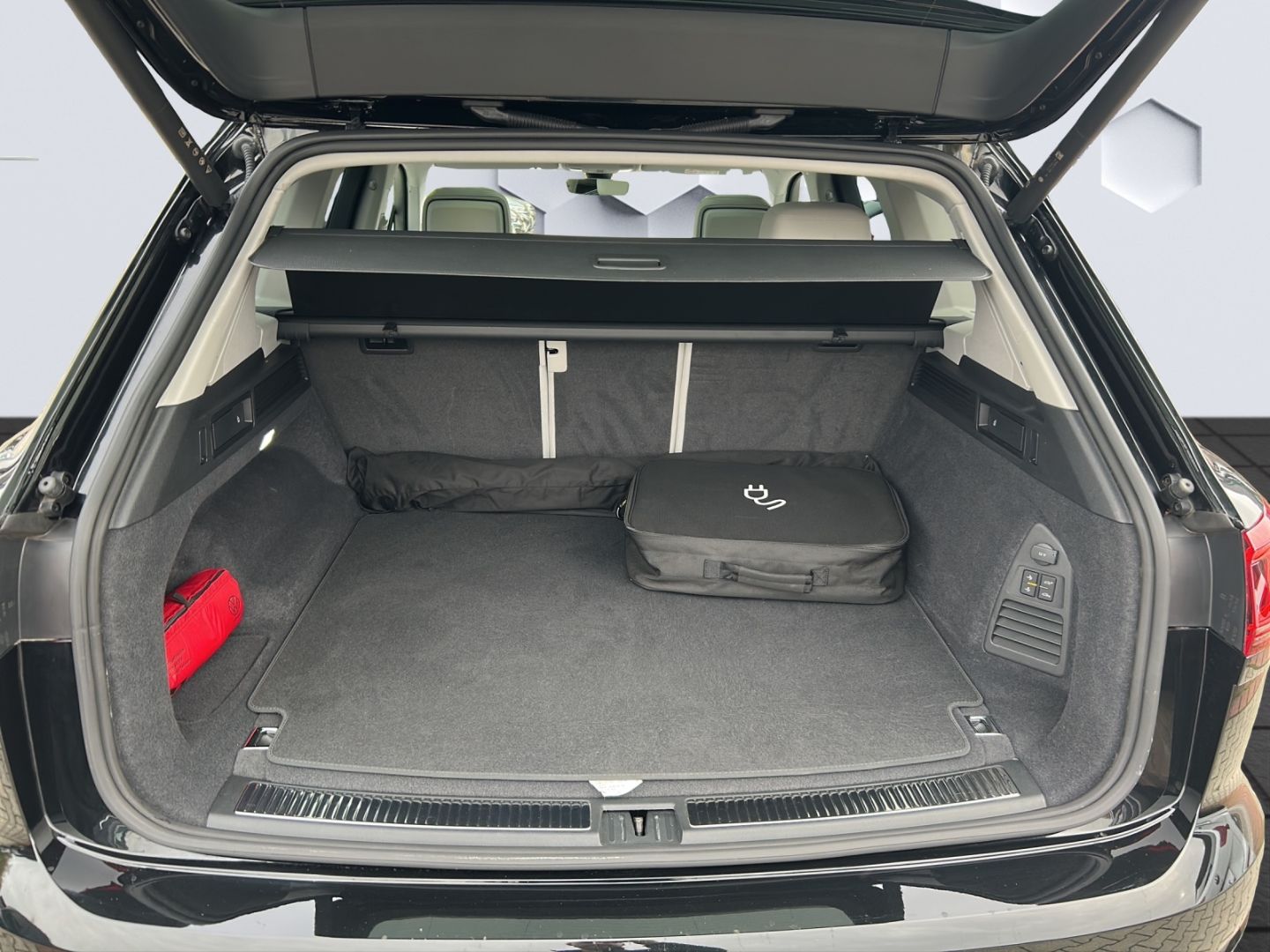 Touareg eHybrid 4Motion 3.0 V6 eTSI AHZV MatrixL