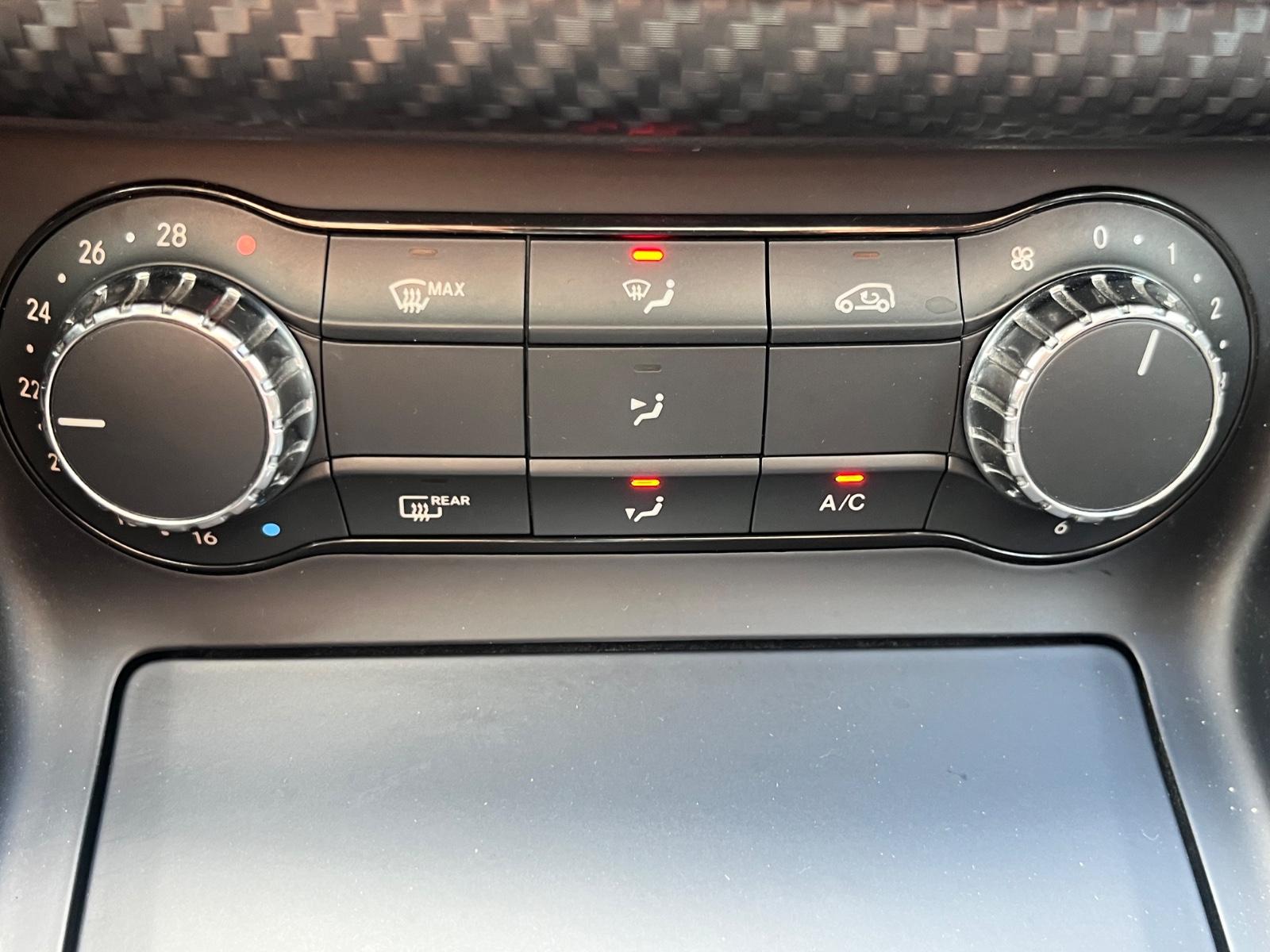 MERCEDES-BENZ A - 45 AMG - 360 CV - CARNET ENTRETIEN
