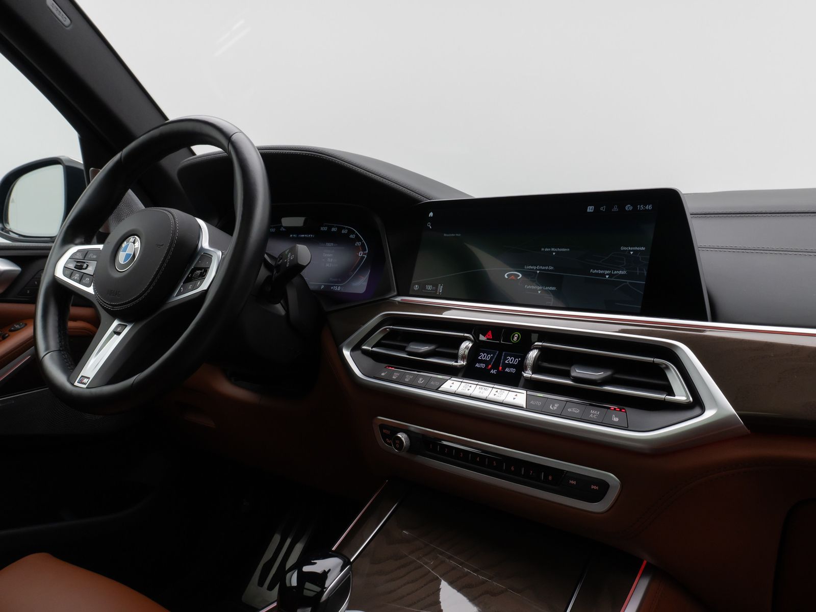 Fahrzeugabbildung BMW X5 M50i 360°Laser SkyLounge HUD B&W SoftCL AHK