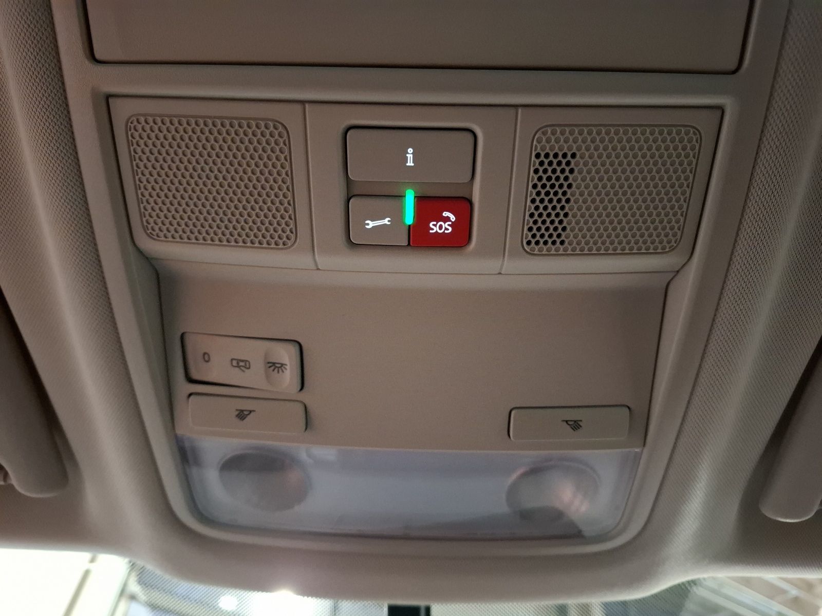 Fahrzeugabbildung SKODA Karoq TSI Ambition DSG LED AID GRA PDC SH