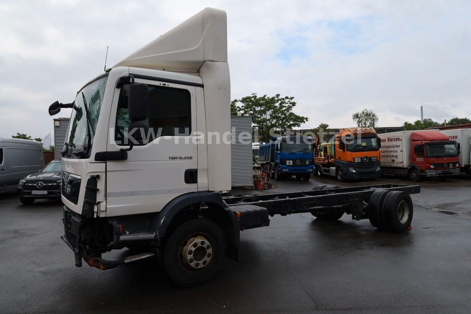 MAN TGM 15.250 Unfall, Motor + Getriebe in Ordnung