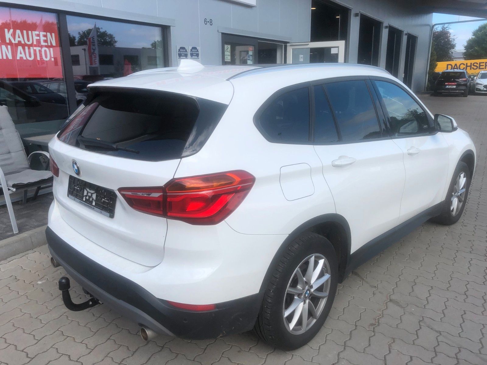 Fahrzeugabbildung BMW X1 sDrive 20 i Advantage Hagelschaden