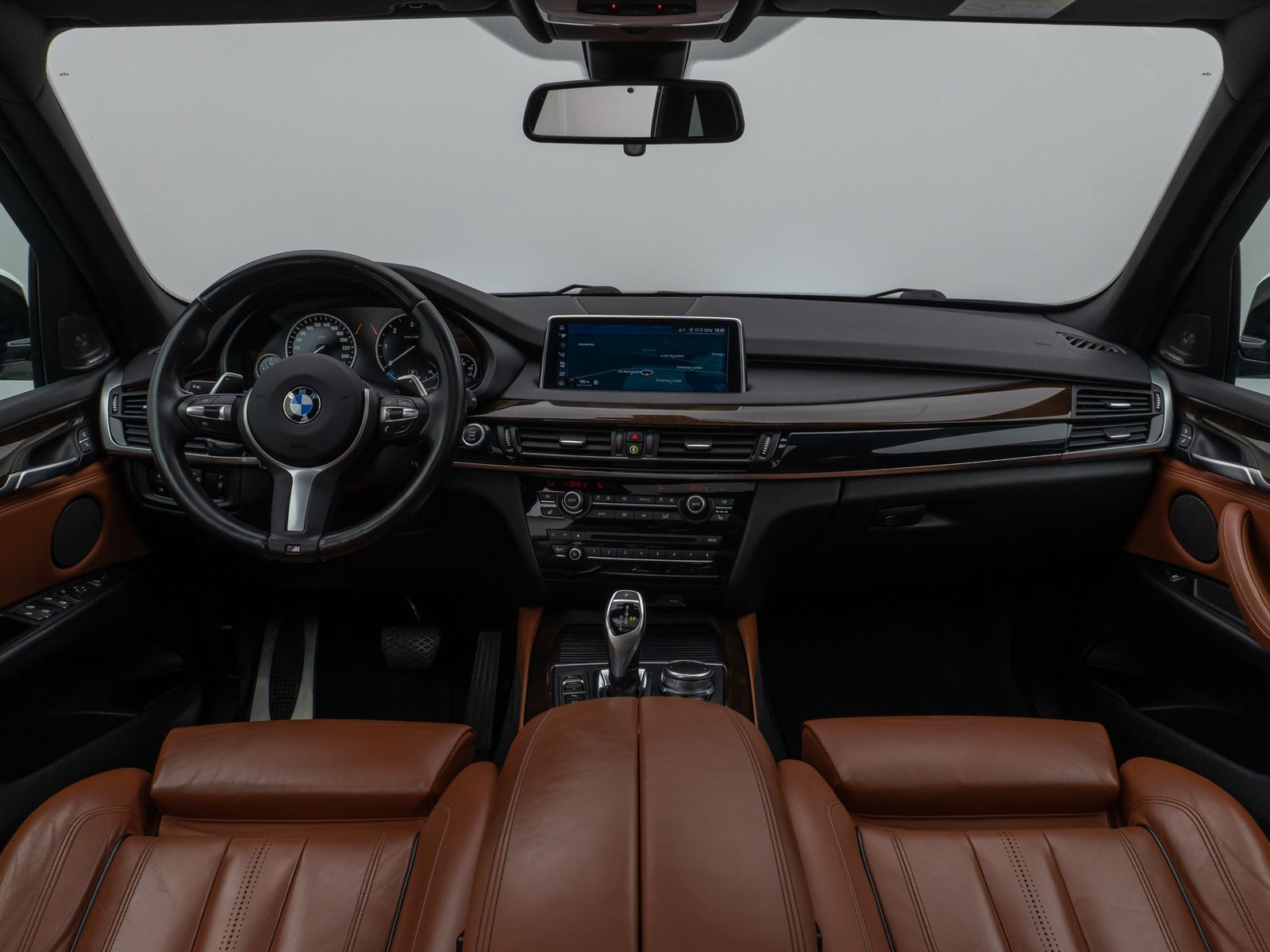 Fahrzeugabbildung BMW X5 xD40d M Sport HUD H/K SoftCL Komfort AHK Alar