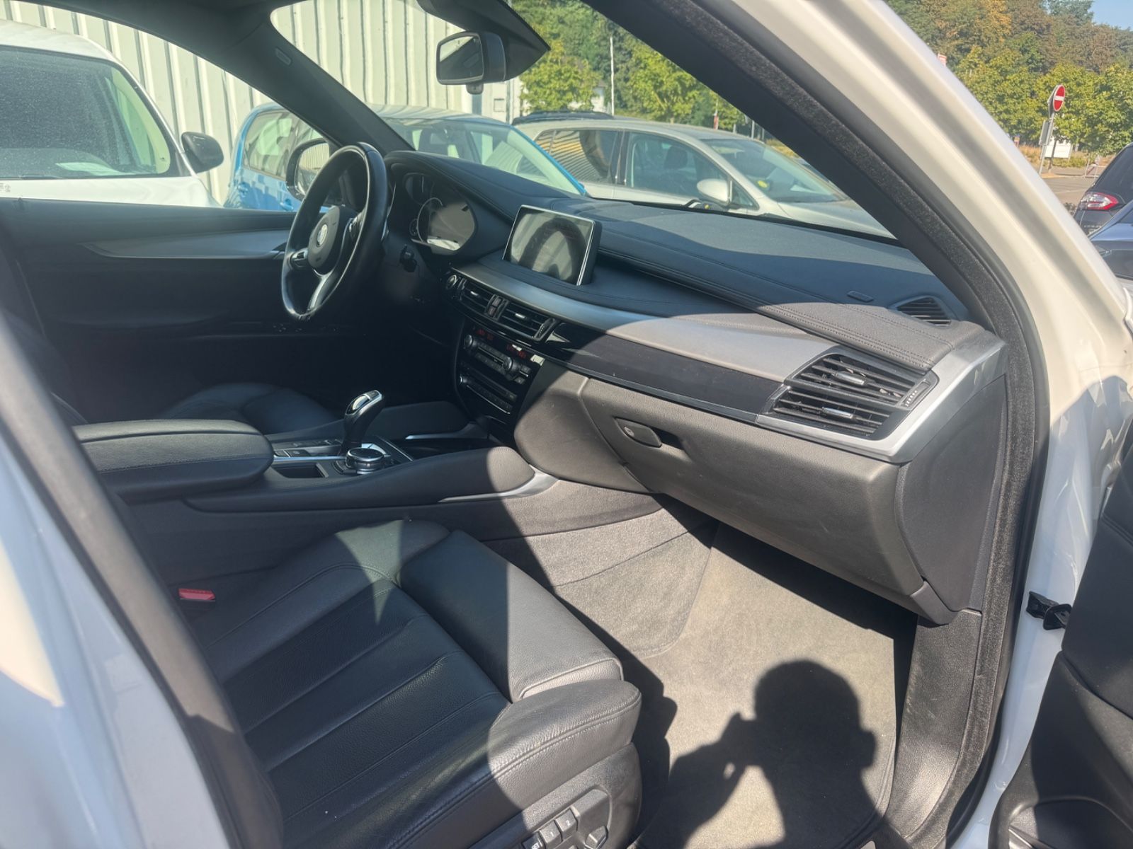 Fahrzeugabbildung BMW X6 xDrive 40 d M Paket HUD+LED+NAVI+Keyless