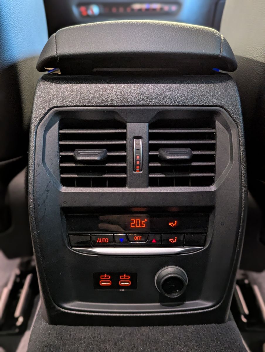 BMW 320 d xDrive Sport Line HUD Shadow LED ACC AHK - Image 22