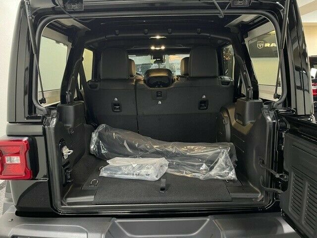 Fahrzeugabbildung Jeep 392 UNLIMITED RUBICON 6.4L-V8 SKY ONE TOP MY 23