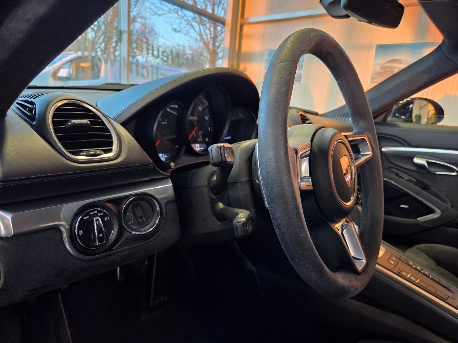 Fahrzeugabbildung Porsche Cayman 718 GTS/Sportchrono