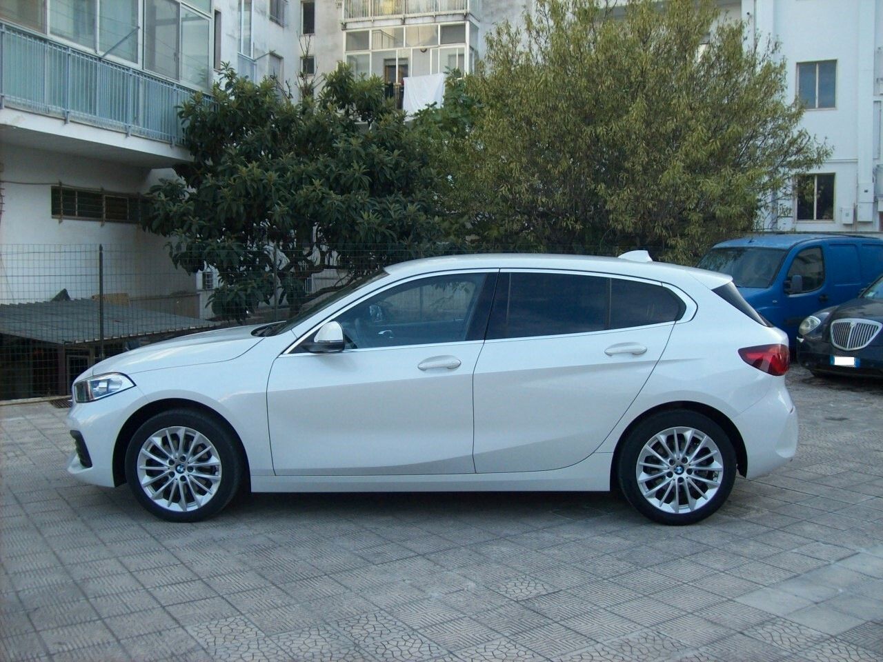 BMW Bmw 116d 5p Steptronic Business Advantage imagem 2