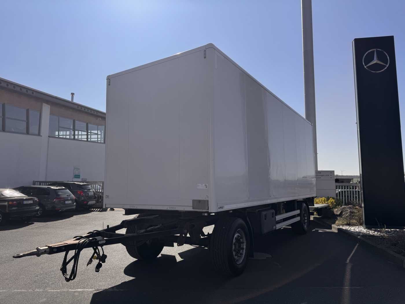 Fahrzeugabbildung Andere Junge AASK18P037 LBW Bär (2.000kg)