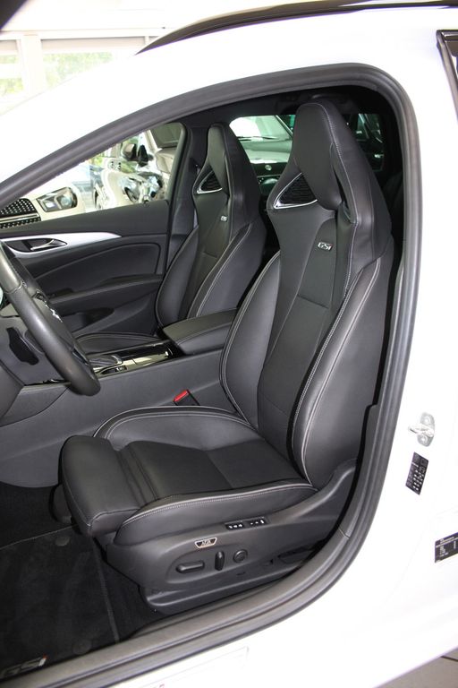 Opel Insignia B Sports Tourer GSi LED 4x4 AHK MASSAGE