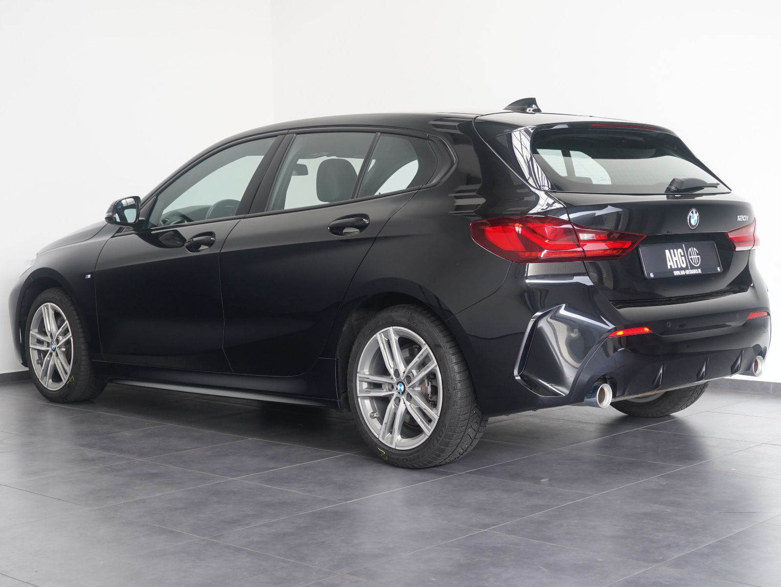 Fahrzeugabbildung BMW 120 i M SPORT SHADOW/HIFI/LIVE-COCKPIT/CARPLAY