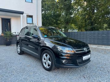 Volkswagen Tiguan - 1
