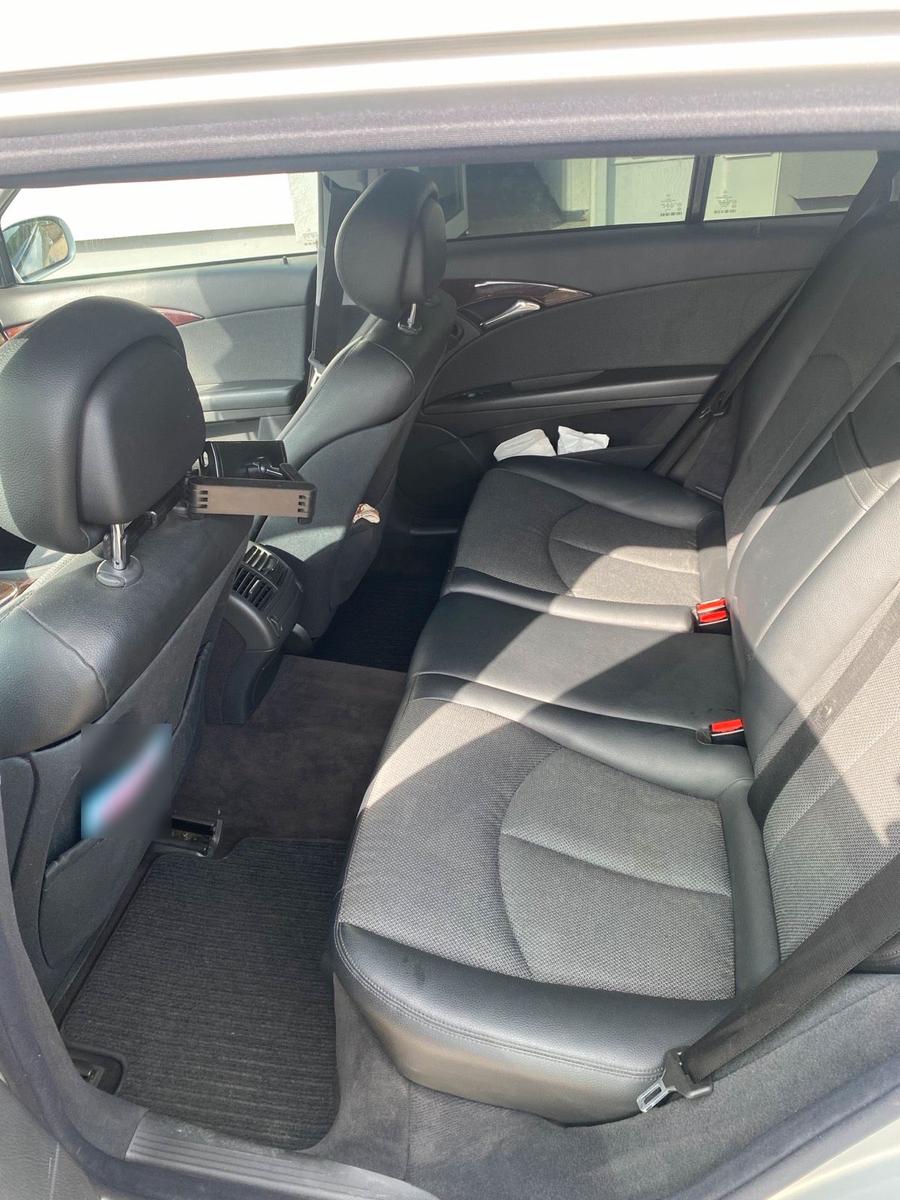 Mercedes-Benz E220 2004 — photo 11