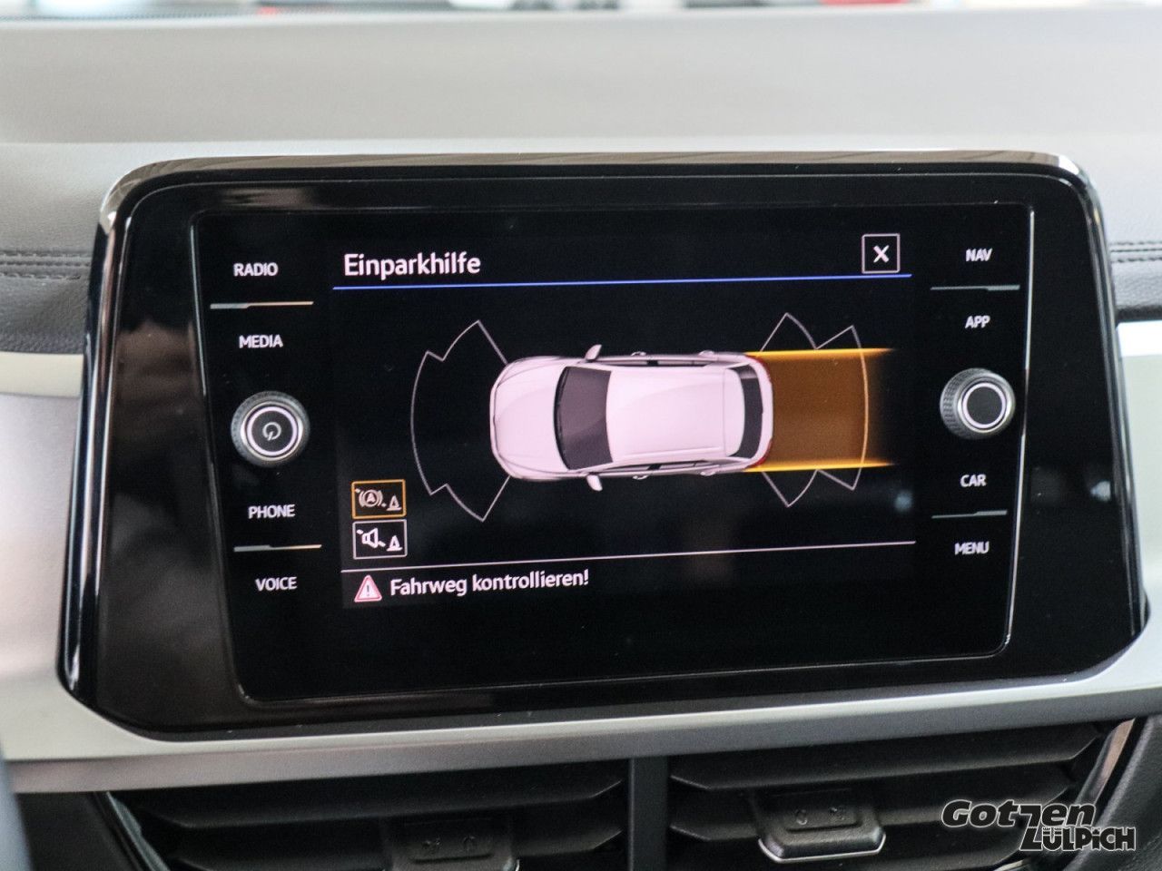 Fahrzeugabbildung Volkswagen T-Roc Life 1,0TSI Klima Navi PDC LED Vordersitze