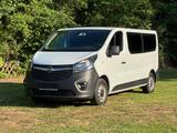 Opel Vivaro B Van/Minibus L2H1  2,9t Komfort-Paket - Opel Vivaro aus 2016 mit Diesel-Antrieb: Kleinbus