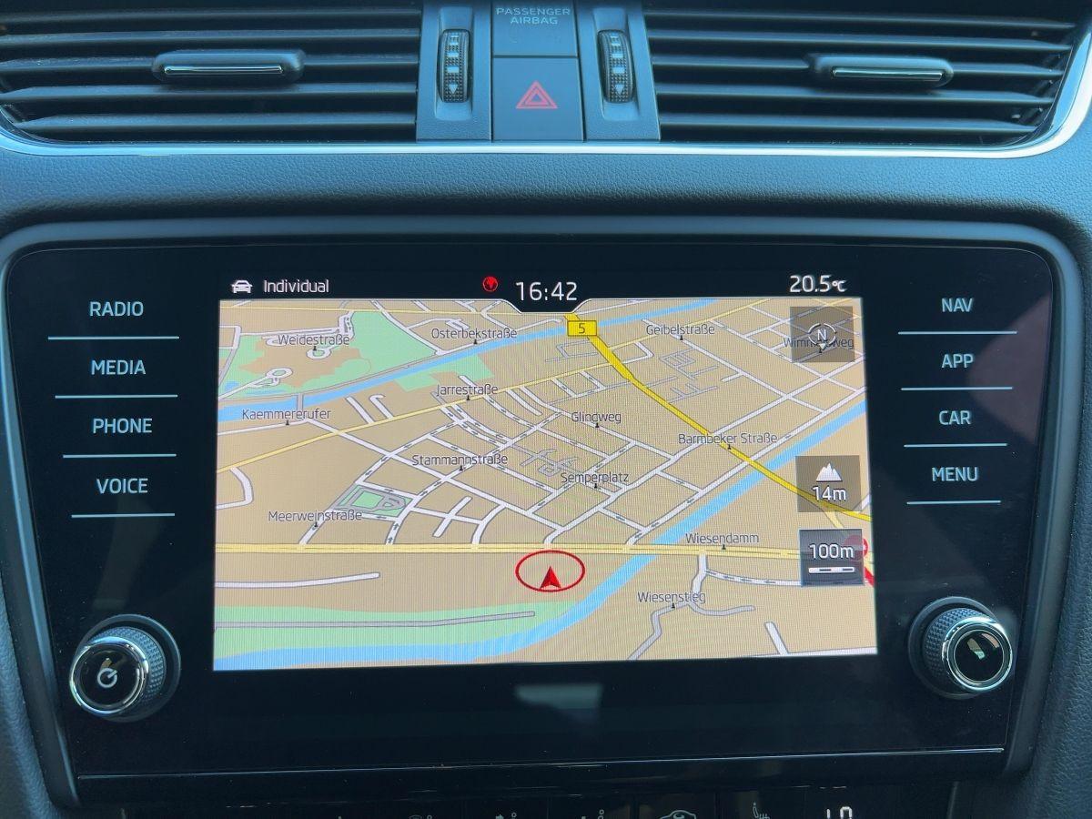 Skoda Octavia 2.0 TSI RS 6-Gang LED PDC Navi ACC