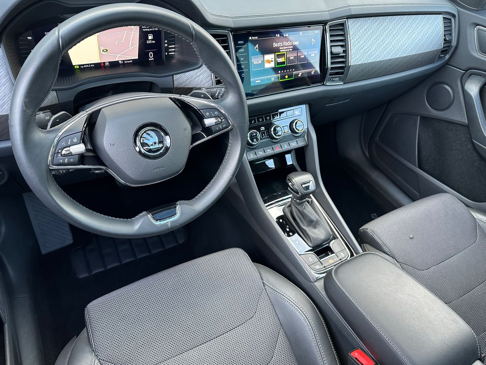 Fahrzeugabbildung SKODA Kodiaq 2.0 TDI DSG Style NAV+LED+PANO+AHK+STHZ