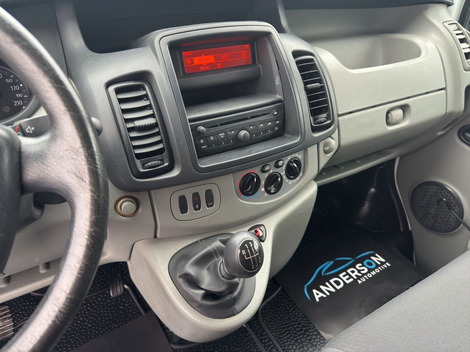 Fahrzeugabbildung Renault TRAFIC KASTEN L2H1 DOKA 2,9T KOMFORT 6-SITZER