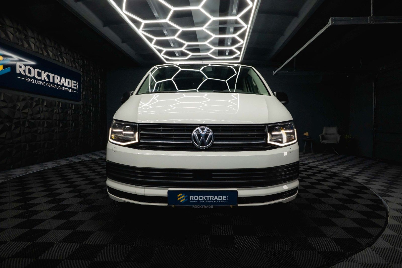 Fahrzeugabbildung Volkswagen T6 Multivan 2.0 TSI Behindertenumbau *LED*ACC*