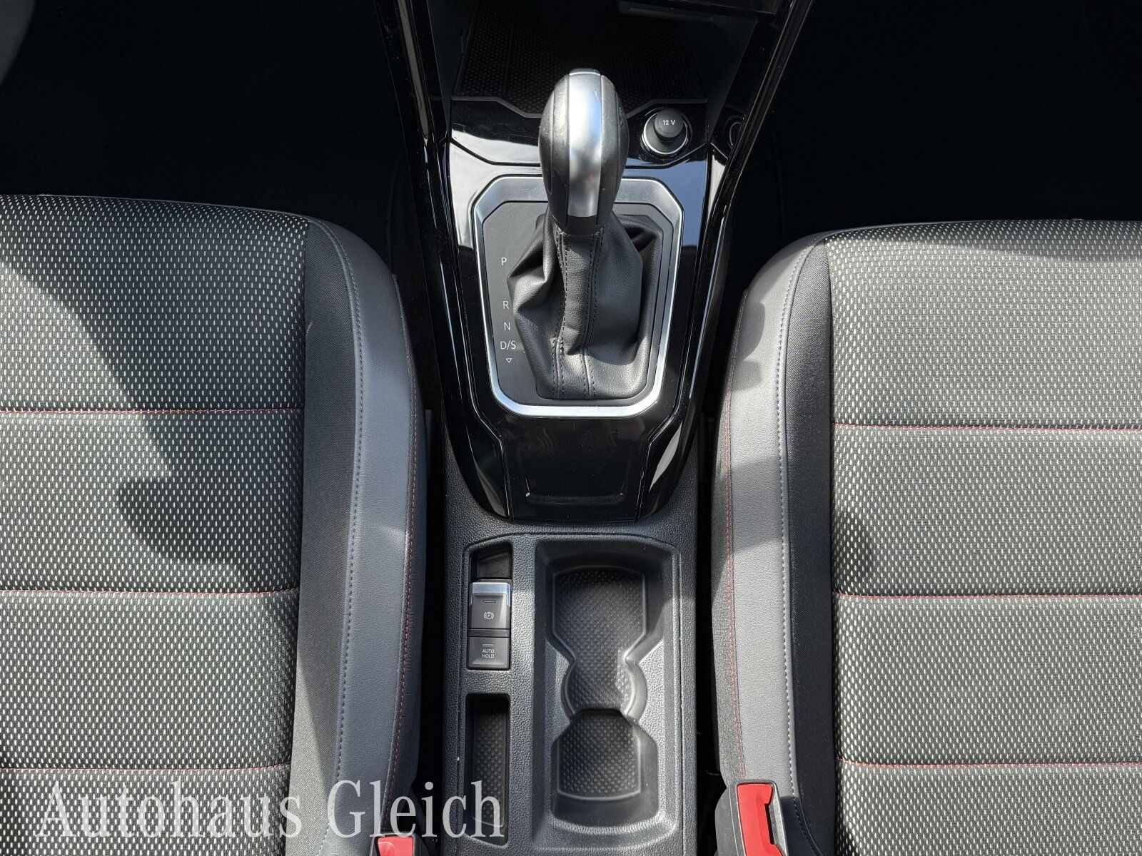 Fahrzeugabbildung Volkswagen T-Roc 1.5 TSI Sport (EURO 6d) Navi/Styling/Autom