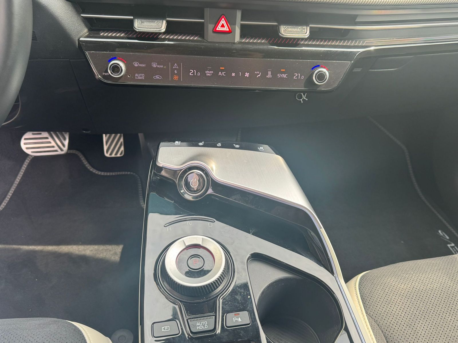 Fahrzeugabbildung Kia EV6 GT-Line 4WD WERKSGA+MEMO+AHK+HEAD+ACC+360°