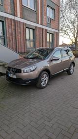Nissan Qashqai+2 1.5 dCi DPF  - Nissan Qashqai+2: Van