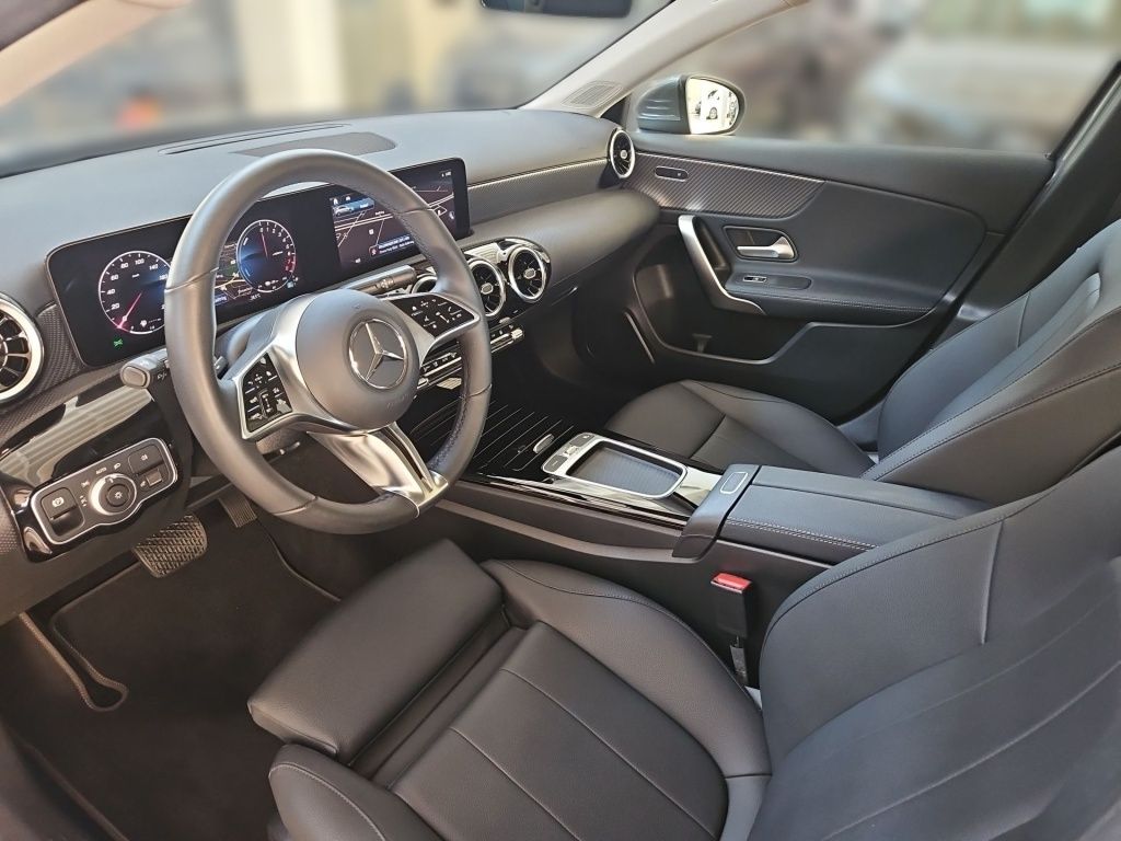 Fahrzeugabbildung Mercedes-Benz A250e Progressive Totwi. LED SHZ Tempomat KAM