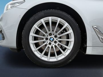 BMW 530 D xDrive PANONAVITEMPOMATAHK