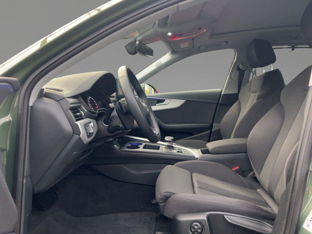 AUDI A4 2024