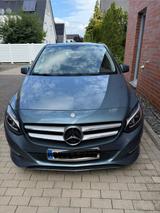 Mercedes-Benz B 180 -