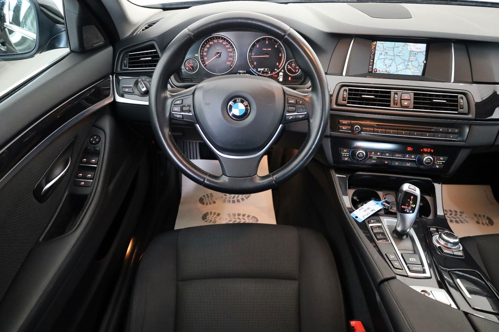 Fahrzeugabbildung BMW 525 d xDrive Touring,Navi,SH,Harman-Kardon,SR+WR