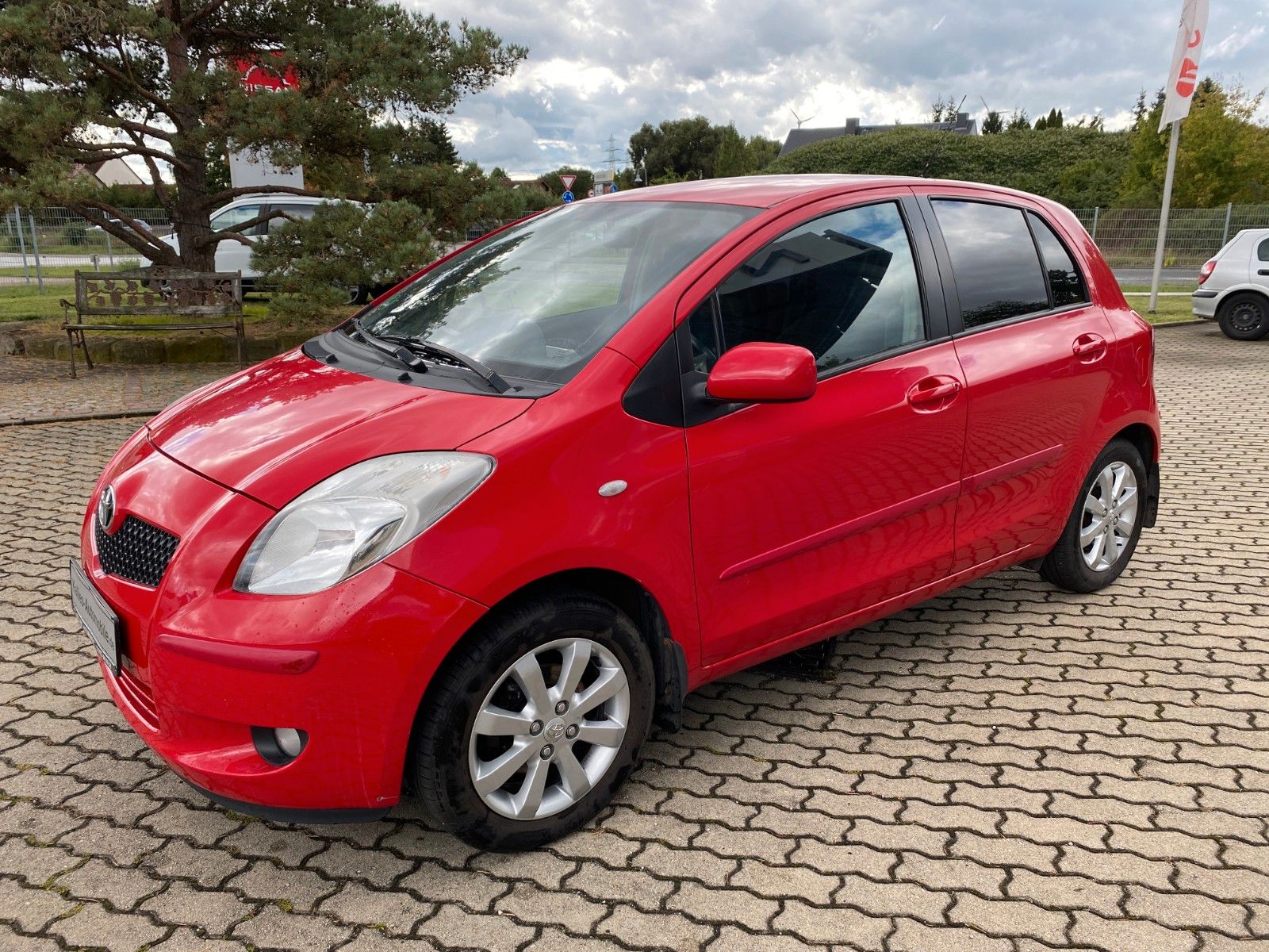 Fahrzeugabbildung Toyota Yaris Sol
